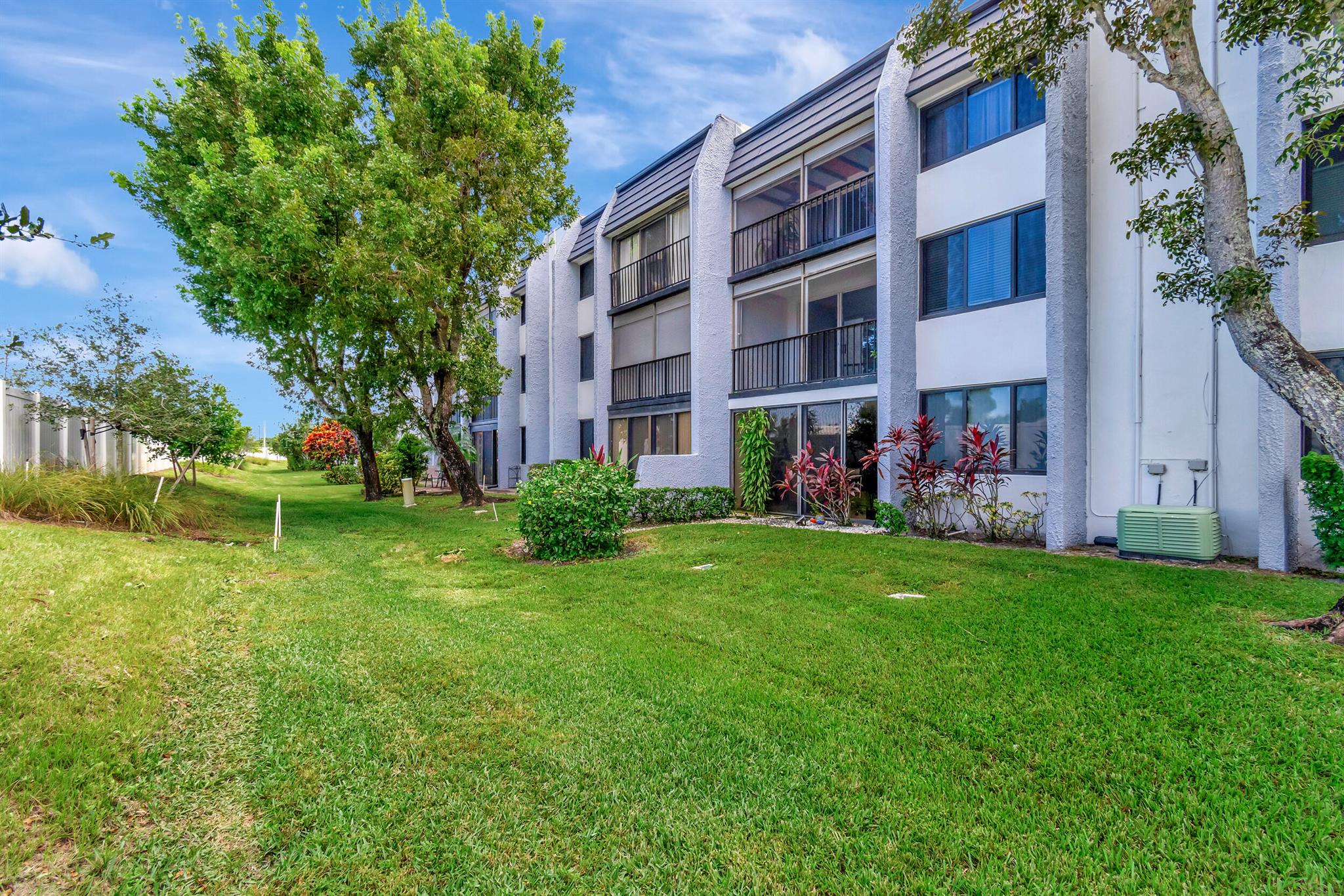 FOUNTAINS OF PALM BEACH C - Residential