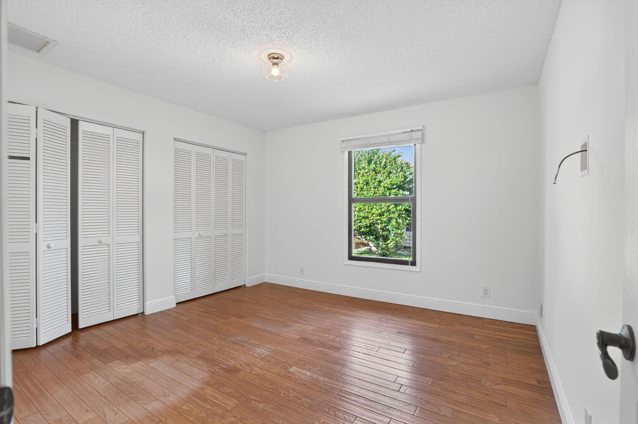 TEQUESTA PINES - Residential