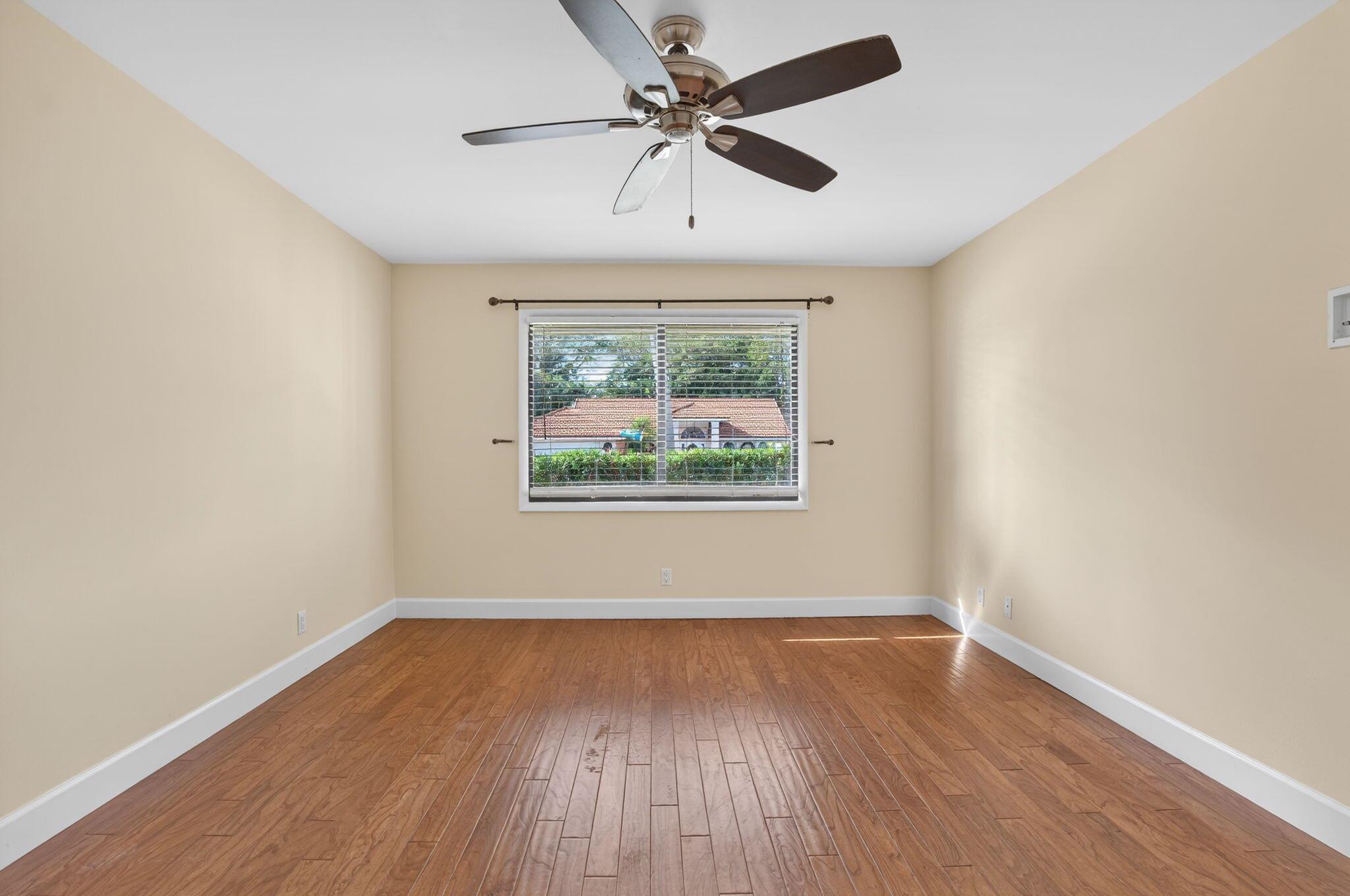 TEQUESTA PINES - Residential