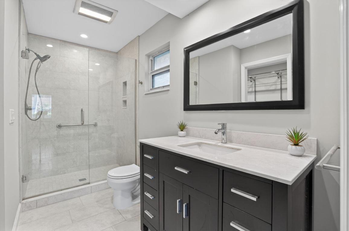 TEQUESTA PINES - Residential