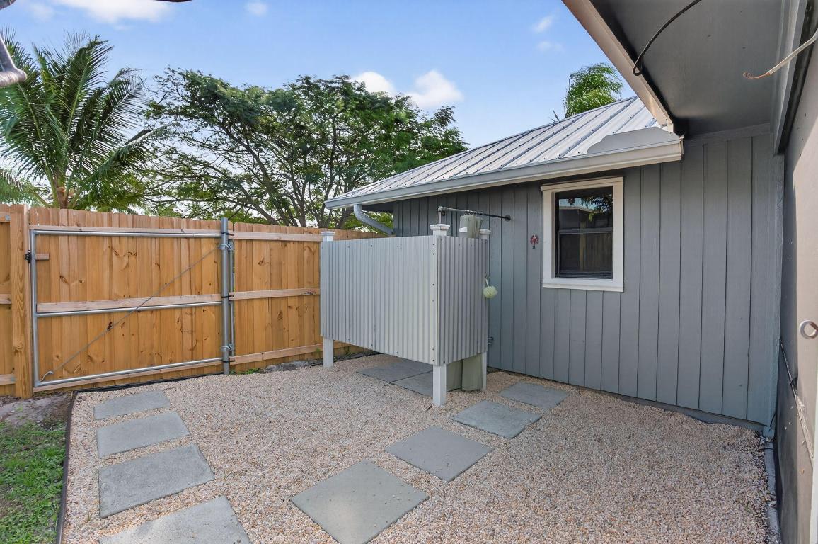 TEQUESTA PINES - Residential