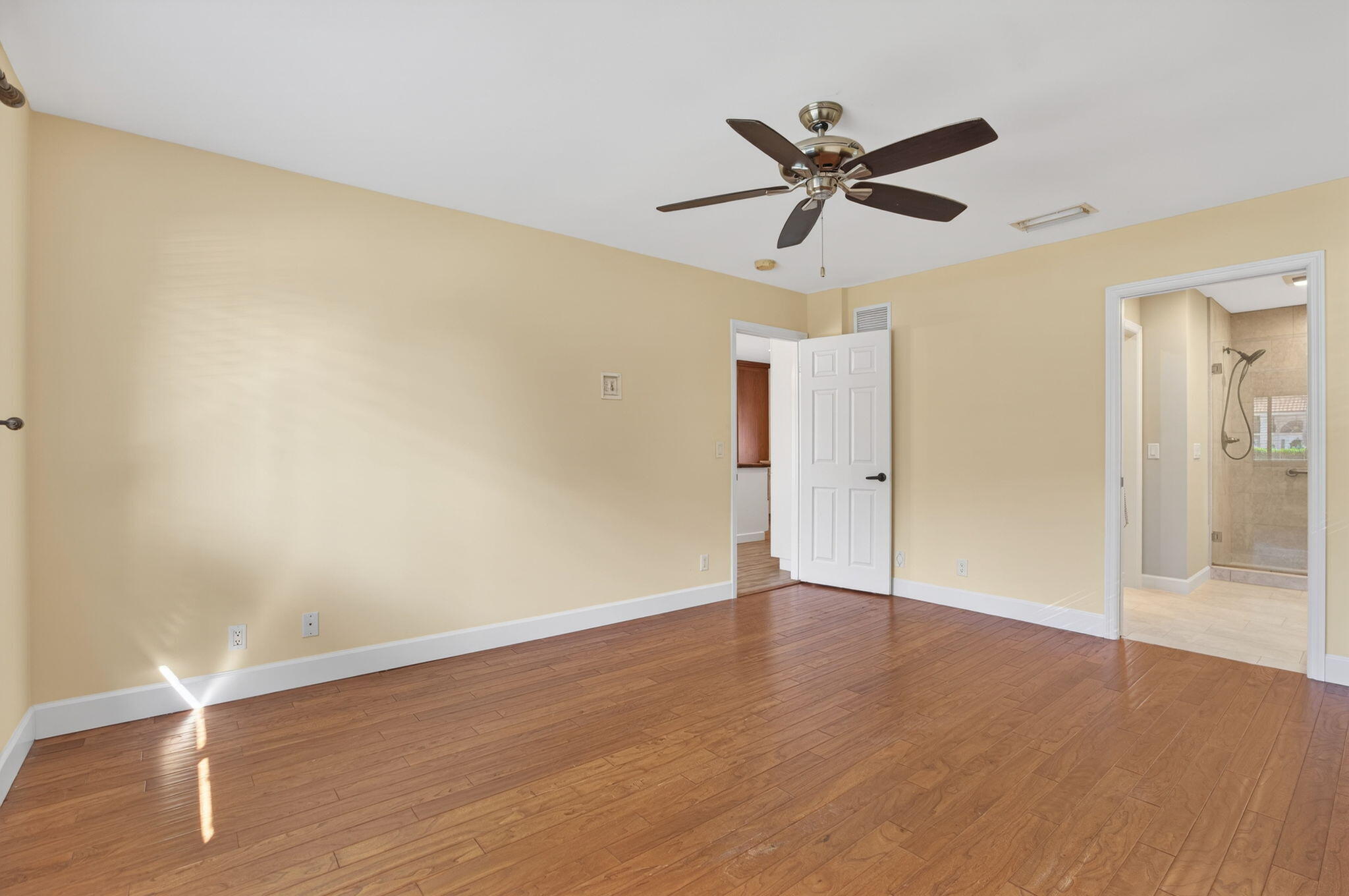 TEQUESTA PINES - Residential