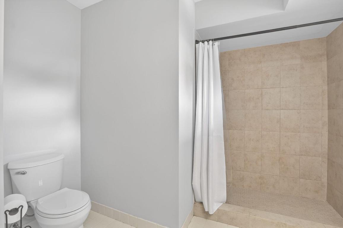 TEQUESTA PINES - Residential