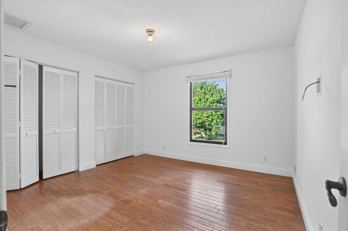 TEQUESTA PINES - Residential