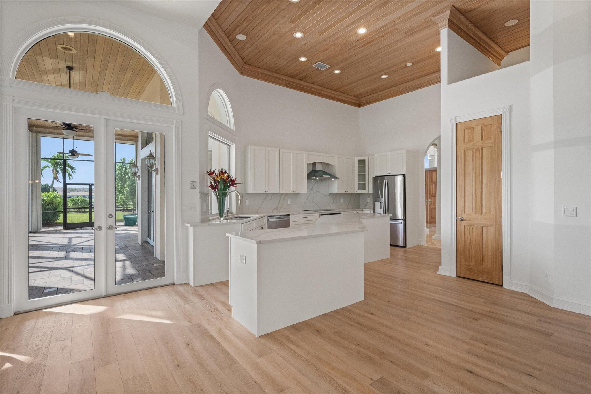 PALM BEACH POINT - Residential