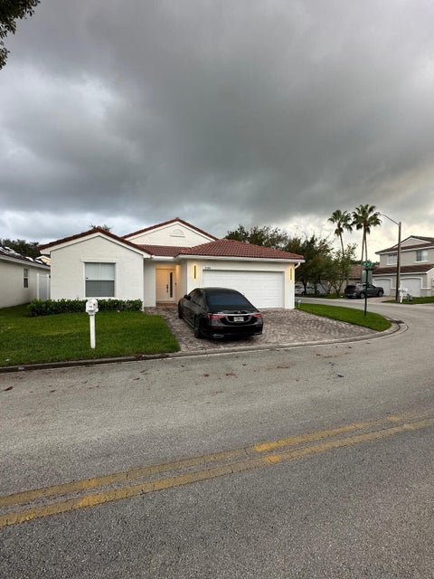 Photo of 3380 SW 50th Street, Hollywood, FL 33312 (MLS # B26044518)