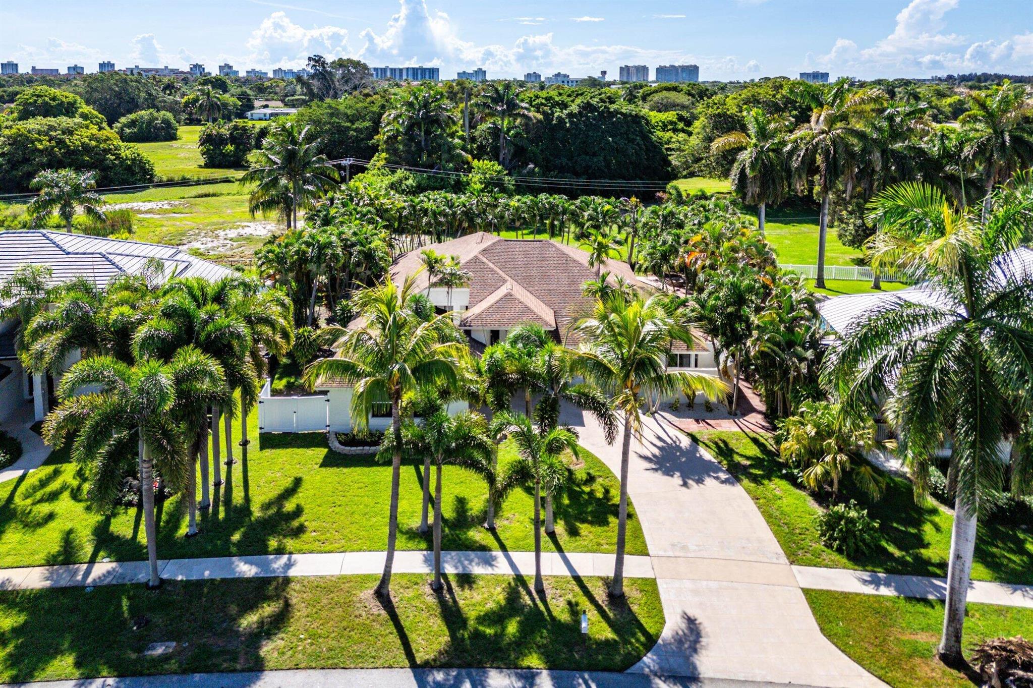 7700 Fairway Trail