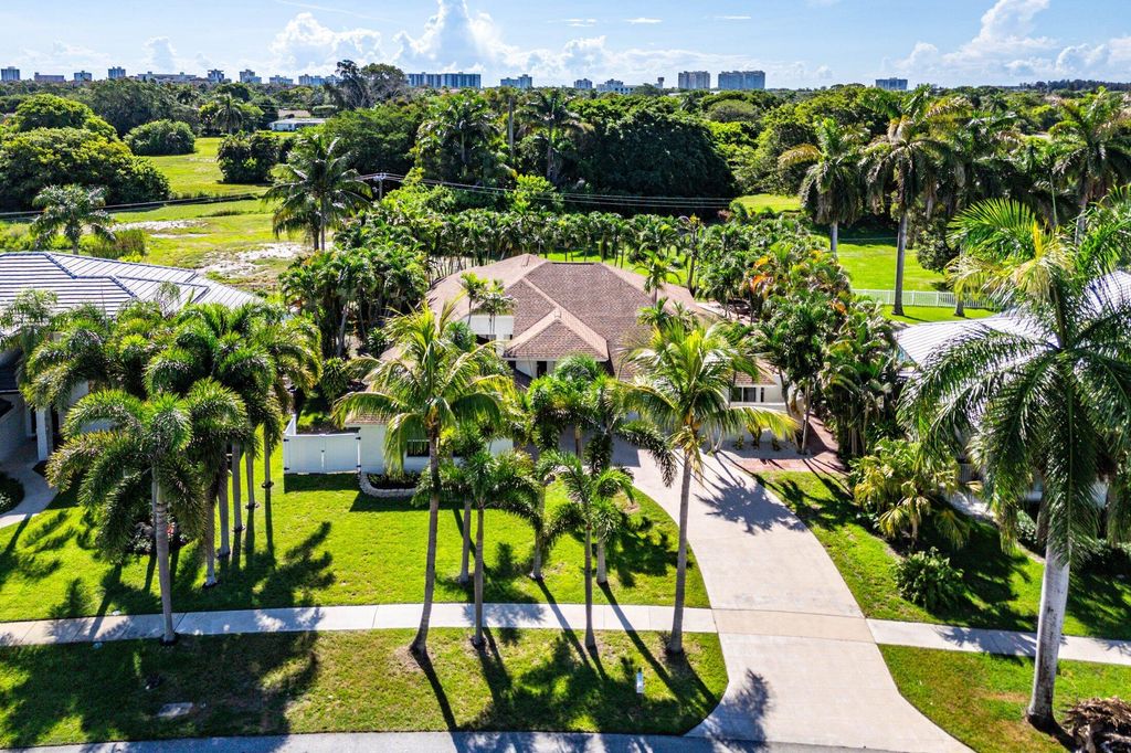 Photo of 7700 Fairway Trail, Boca Raton, FL 33487 (MLS # R11116293)