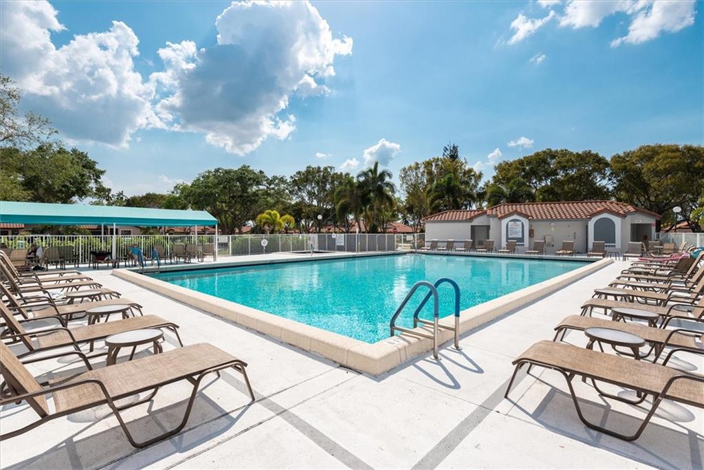 Huntington Pointe - Residential