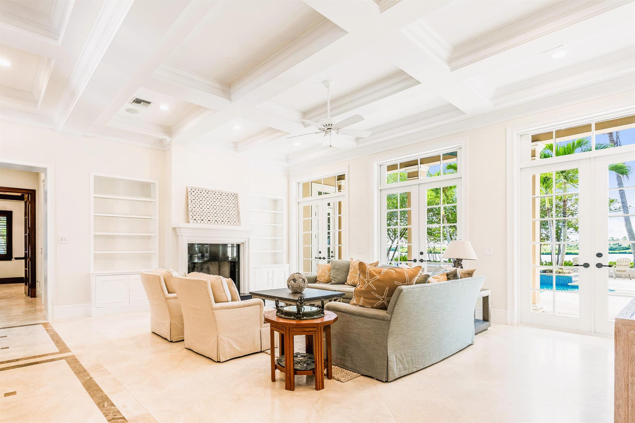 ''''''SHORES,THE'''''' - Residential