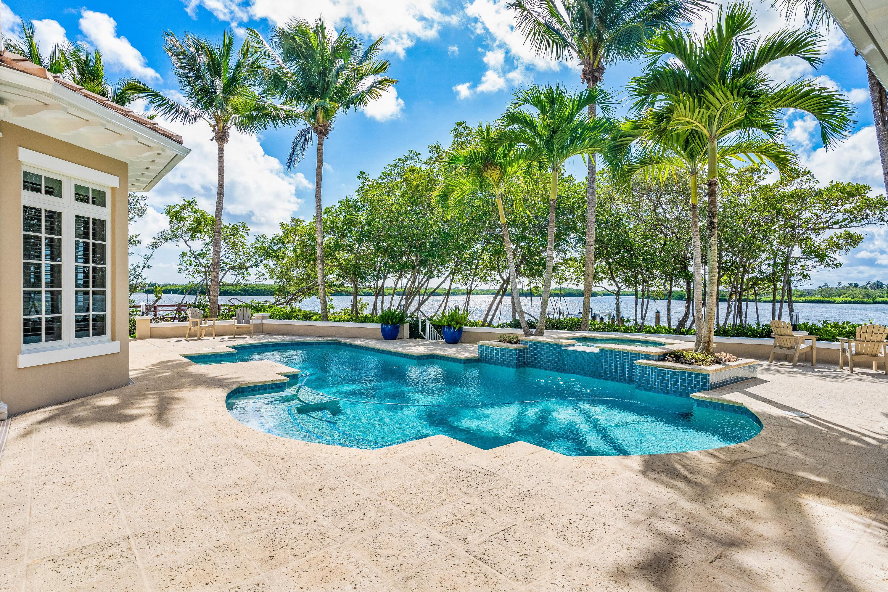 ''''''SHORES,THE'''''' - Residential