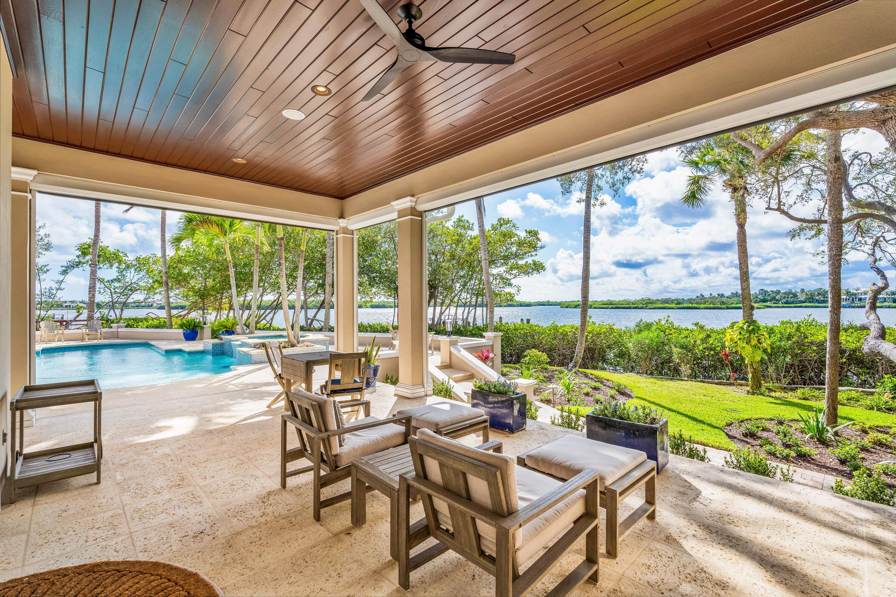 ''''''SHORES,THE'''''' - Residential