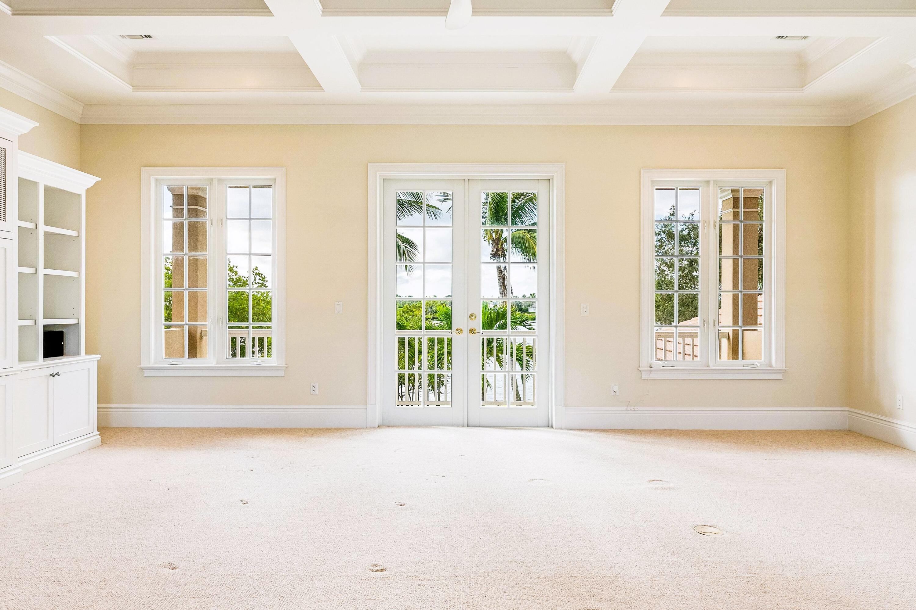 ''''''SHORES,THE'''''' - Residential