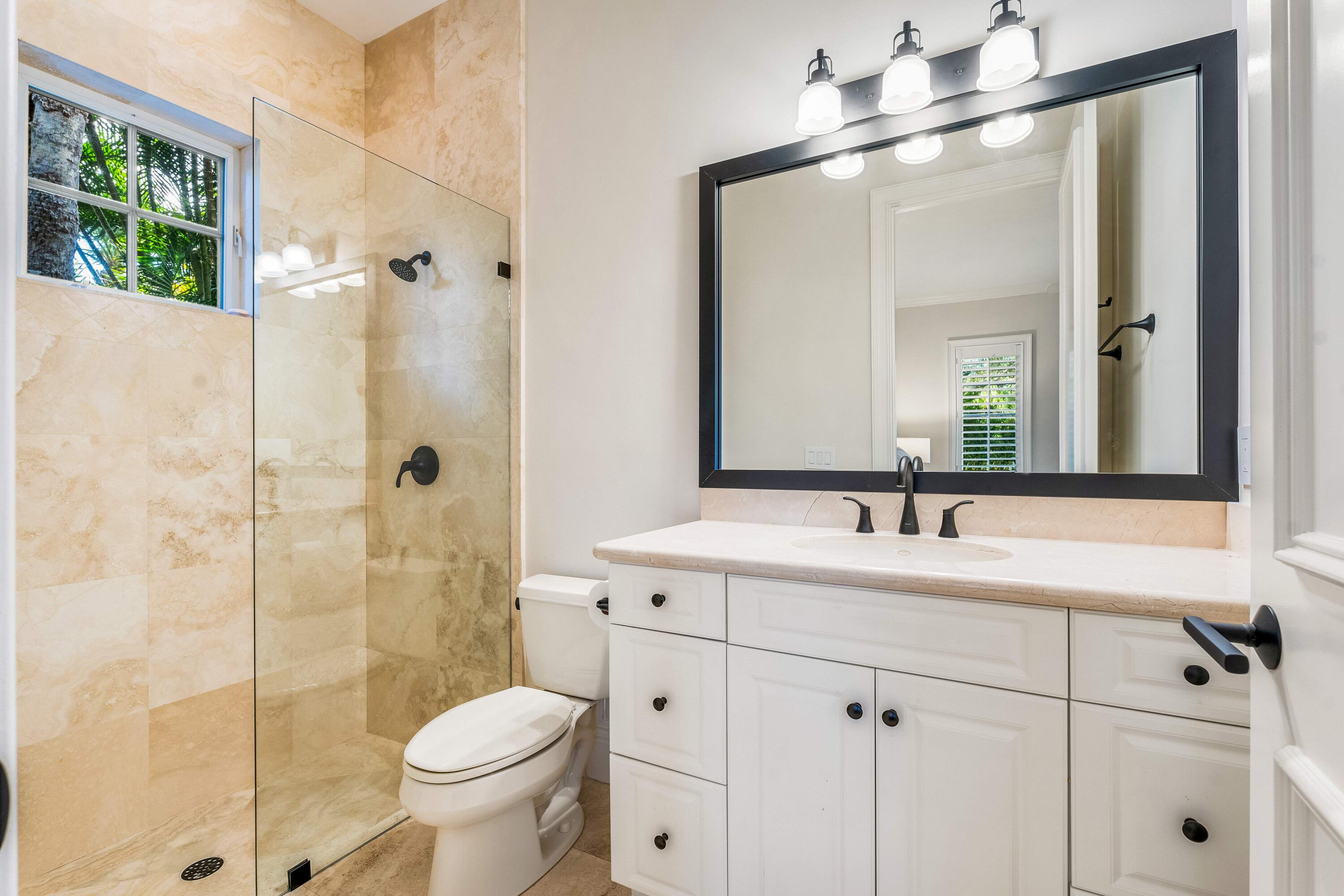 ''''''SHORES,THE'''''' - Residential