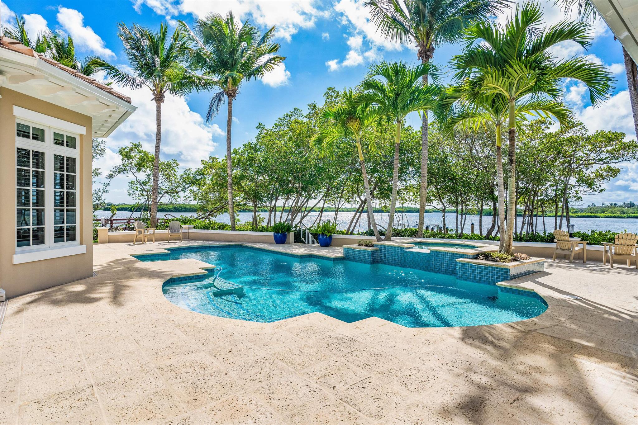 ''''''SHORES,THE'''''' - Residential