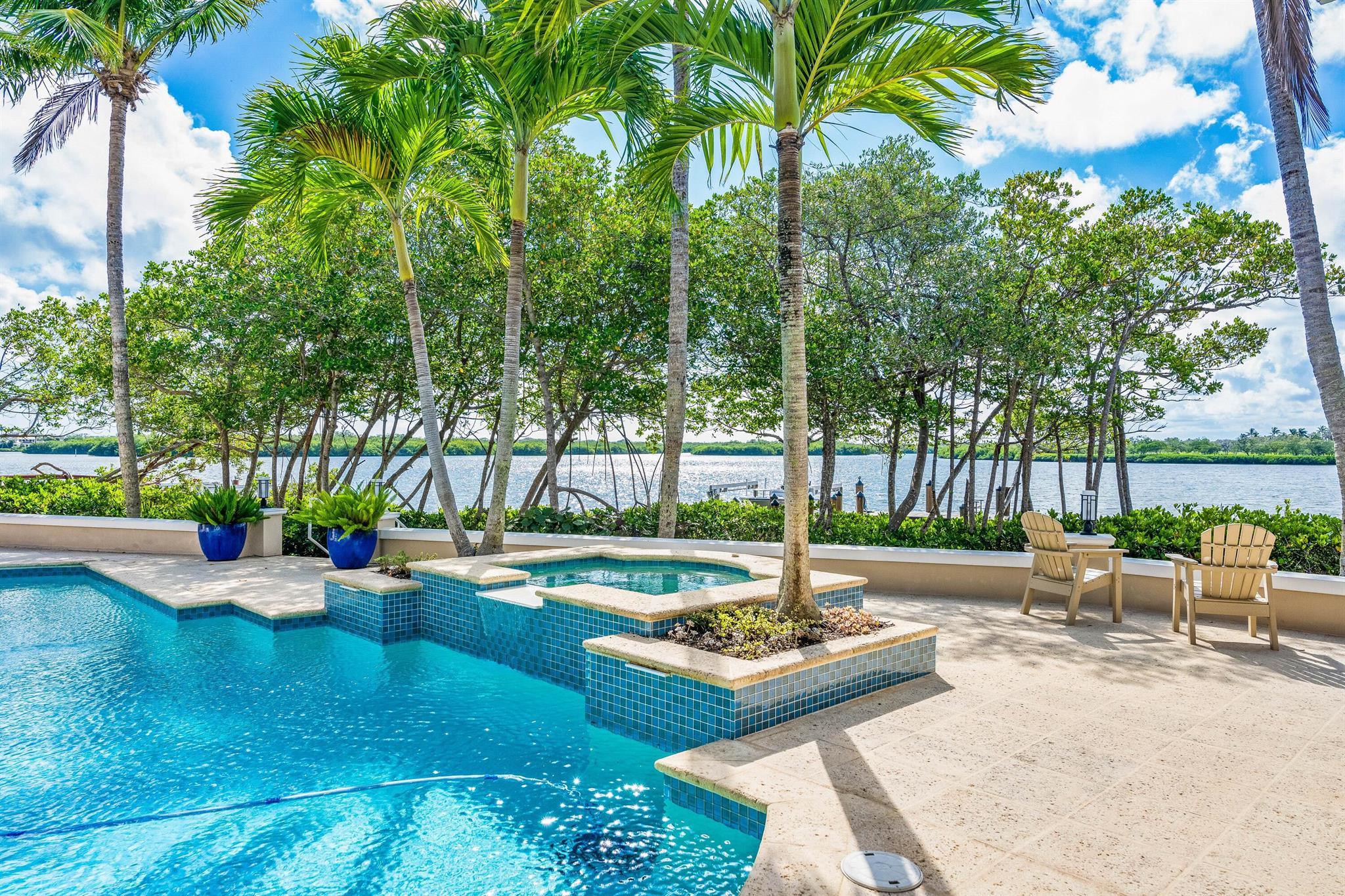 ''''''SHORES,THE'''''' - Residential