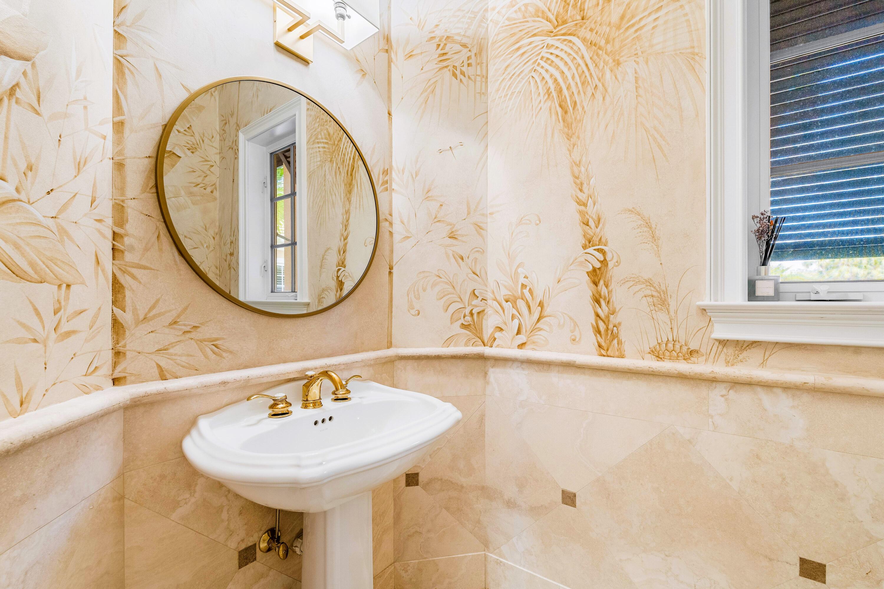 ''''''SHORES,THE'''''' - Residential