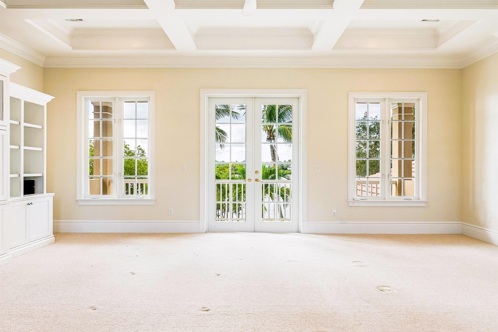 ''''''SHORES,THE'''''' - Residential