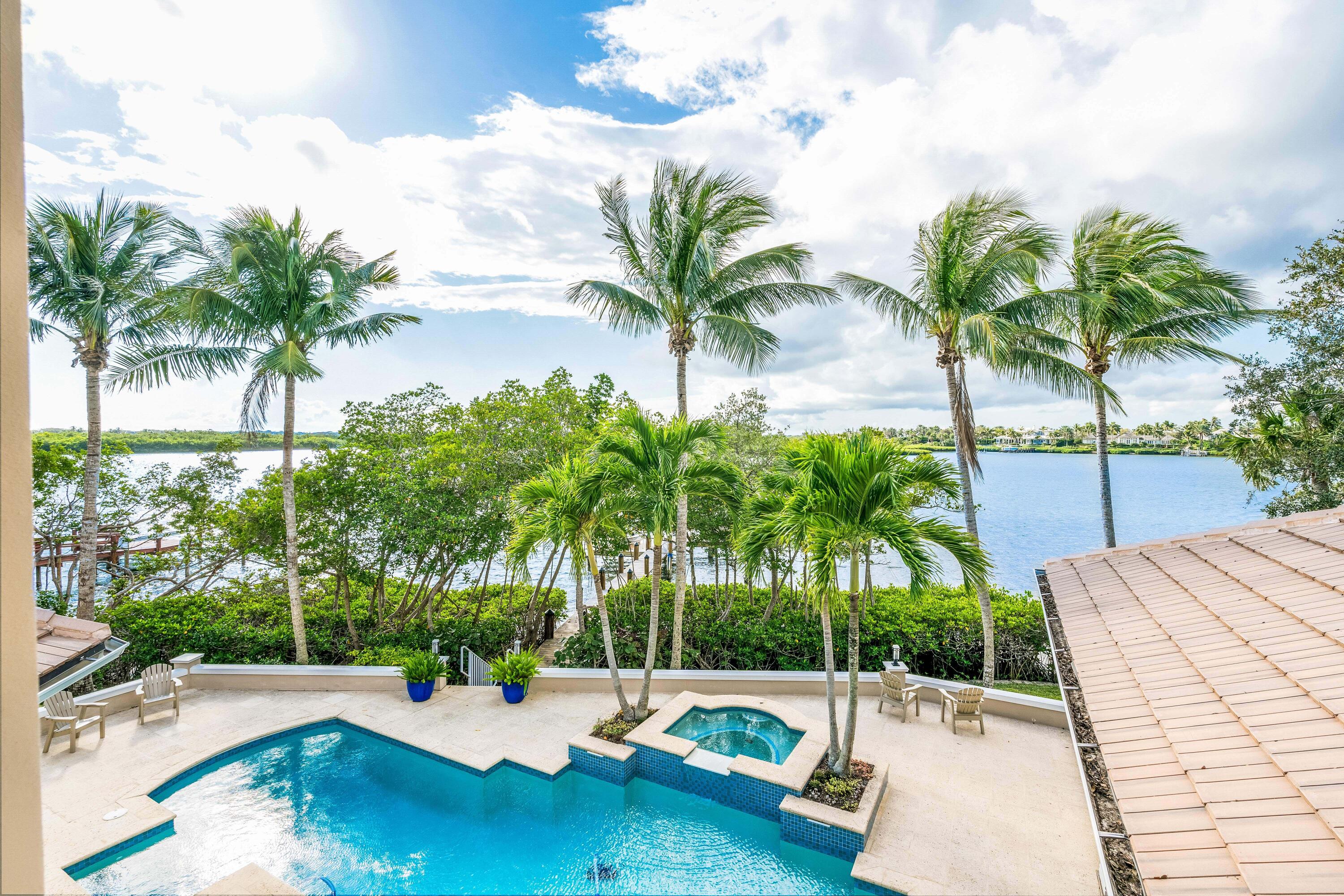 ''''''SHORES,THE'''''' - Residential