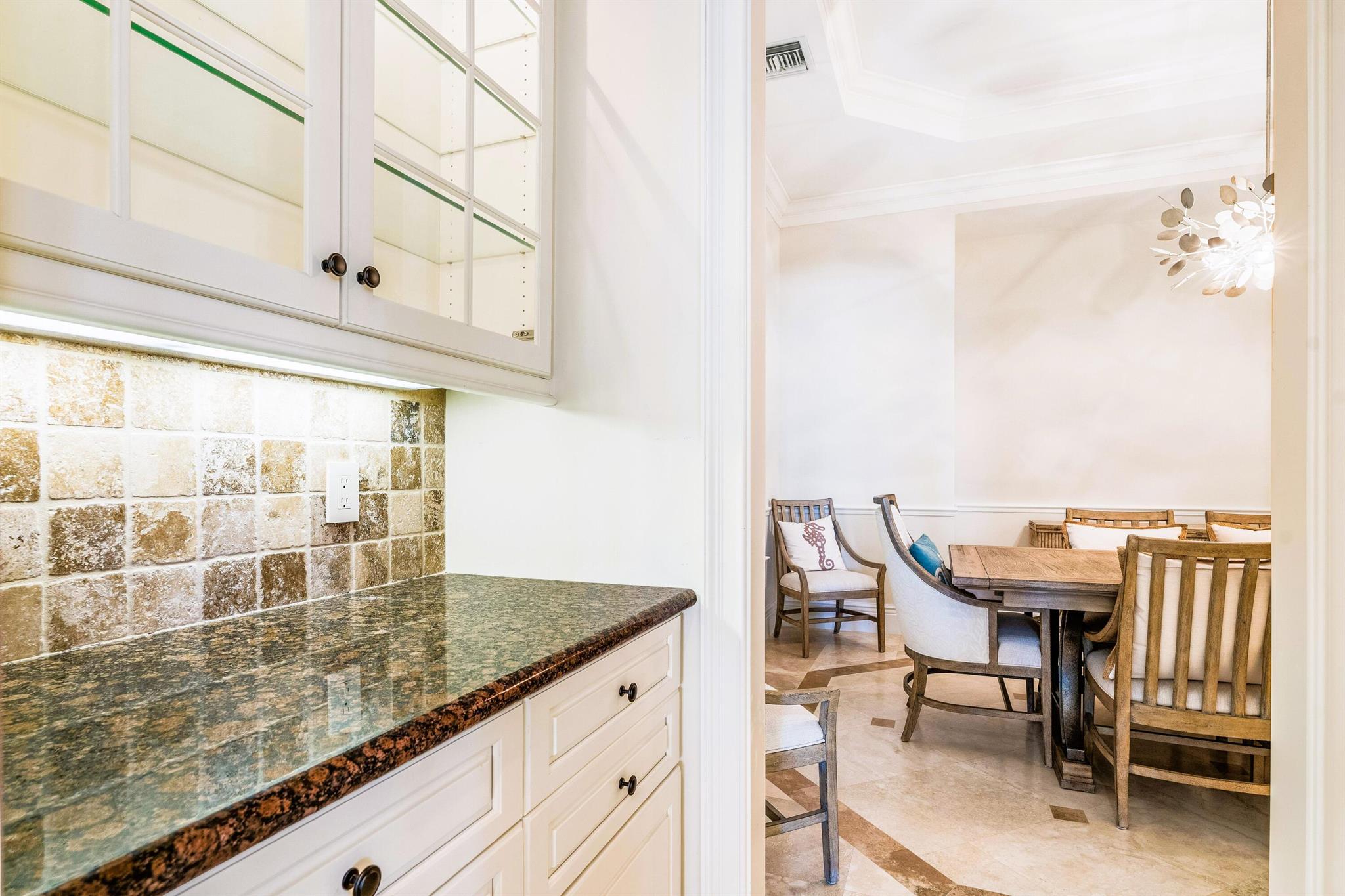 ''''''SHORES,THE'''''' - Residential