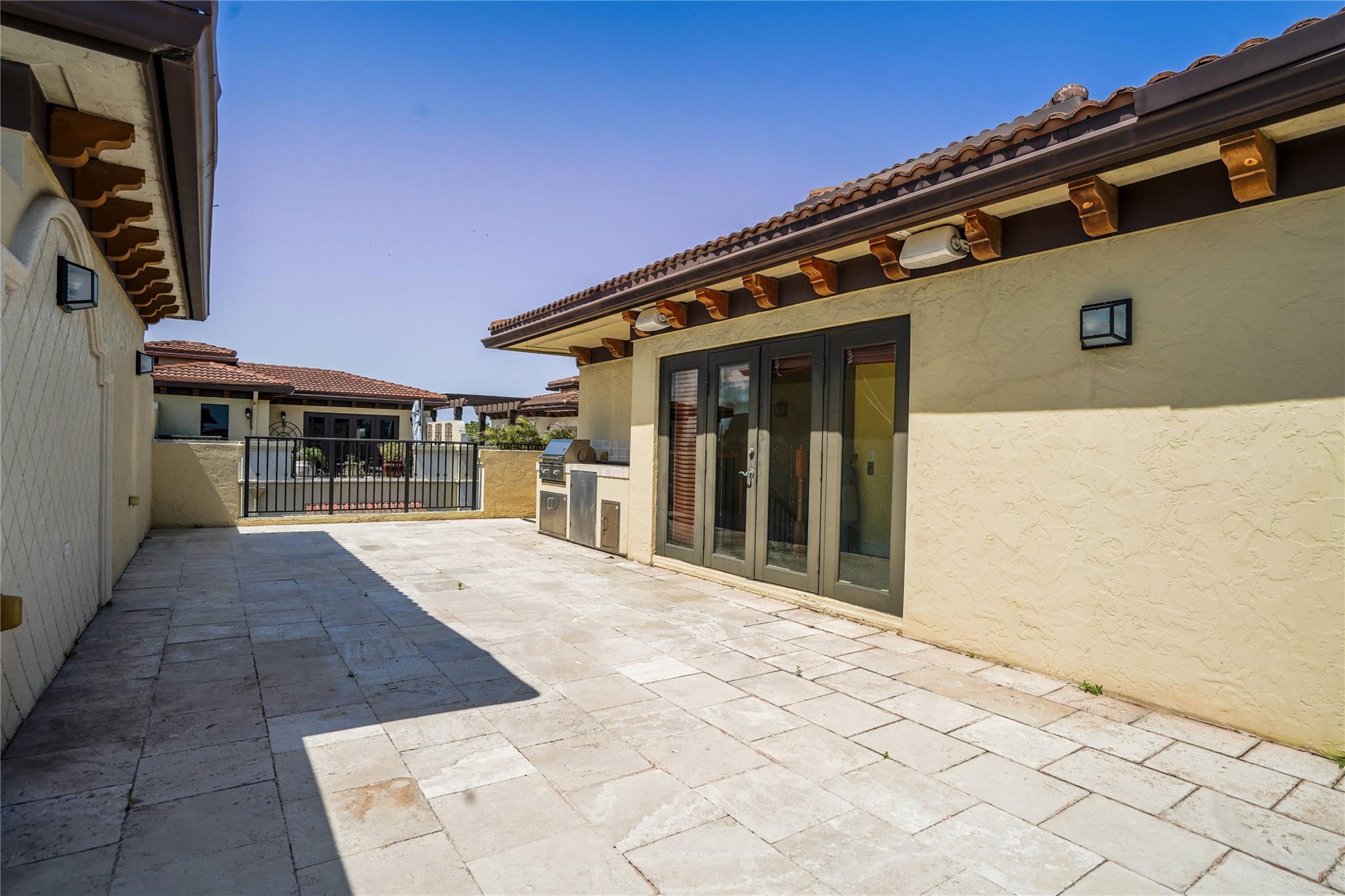 VILLAGE GRANDE OF DELRAY - Residential