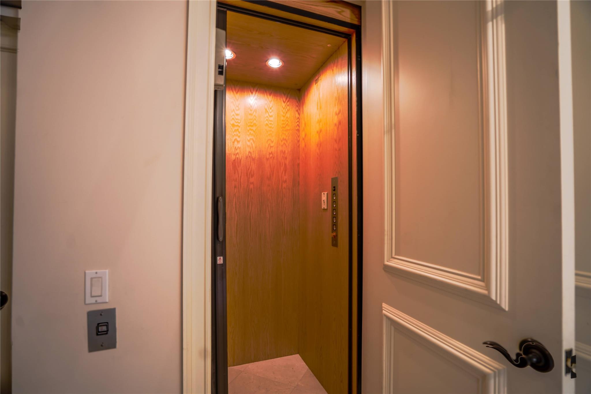 VILLAGE GRANDE OF DELRAY - Residential