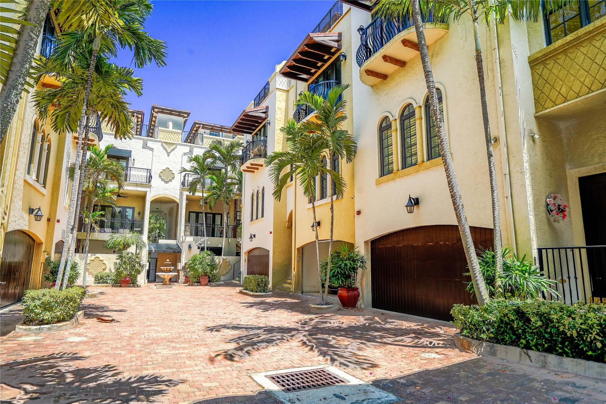 VILLAGE GRANDE OF DELRAY - Residential