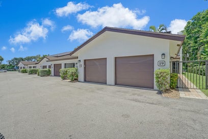 1301 N RIVERSIDE Drive 19 Pompano Beach FL 33062