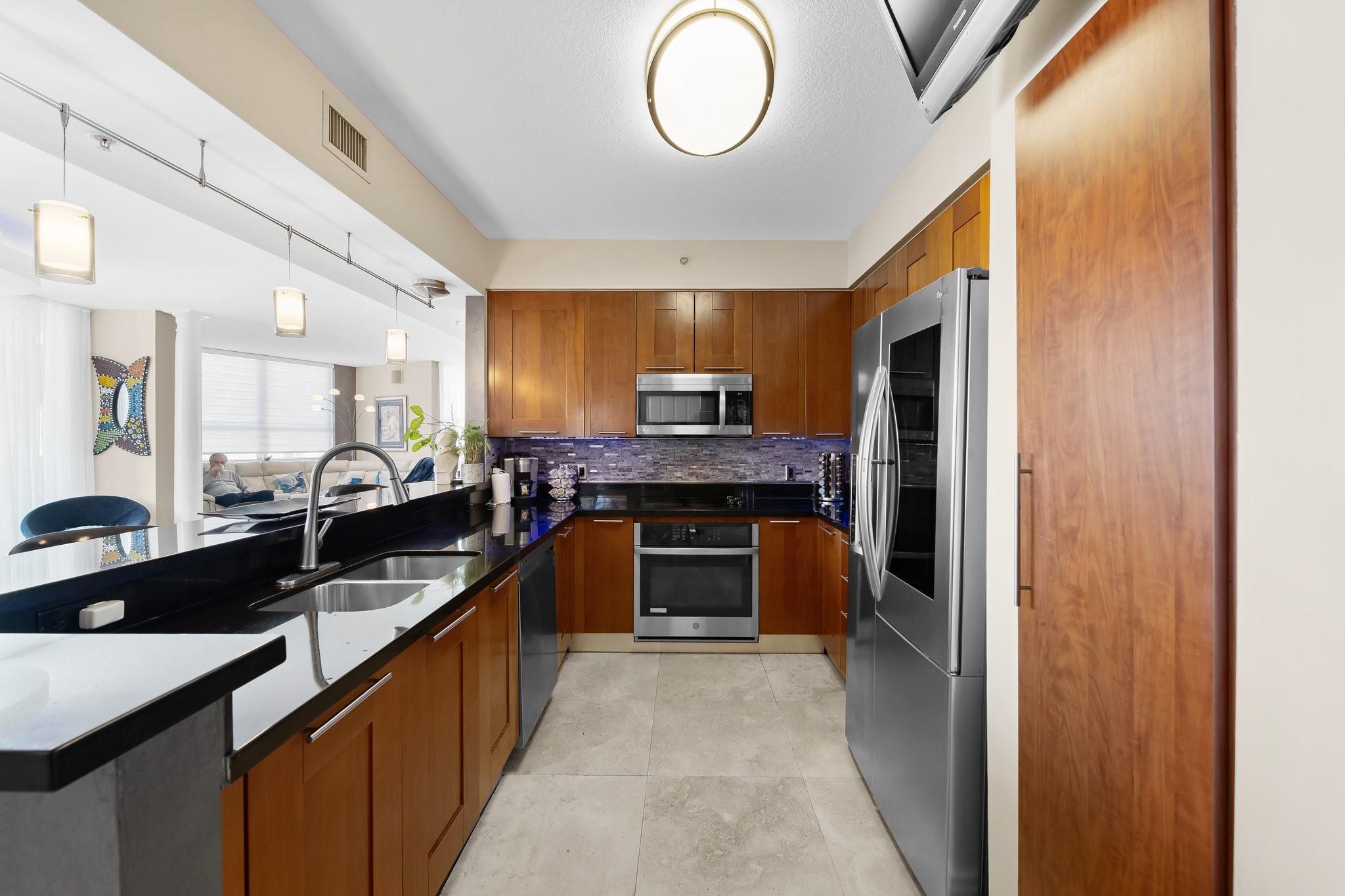 350 SE 2nd St 1870