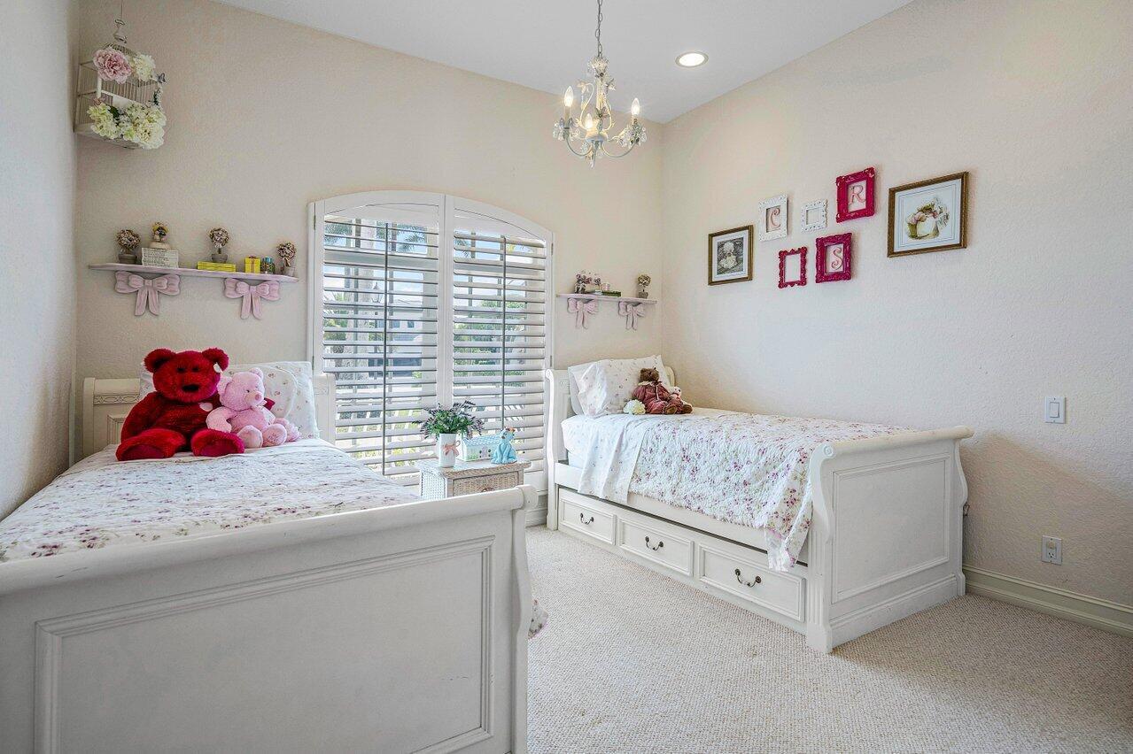 VINTAGE OAKS / POLO CLUB - Residential