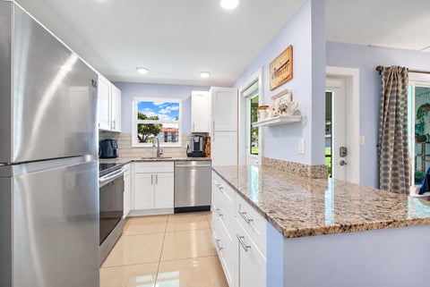 Tiny photo for 804 SE 7th Street SE #105, Deerfield Beach, FL 33441 (MLS # B26085077)