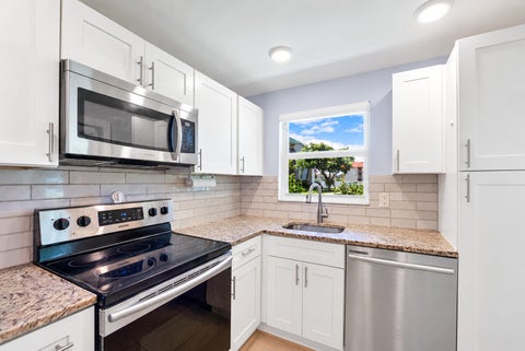 Tiny photo for 804 SE 7th Street SE #105, Deerfield Beach, FL 33441 (MLS # B26085077)