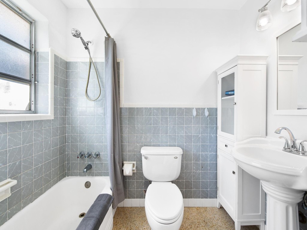 BEACHWAY MANOR - Residential Lease