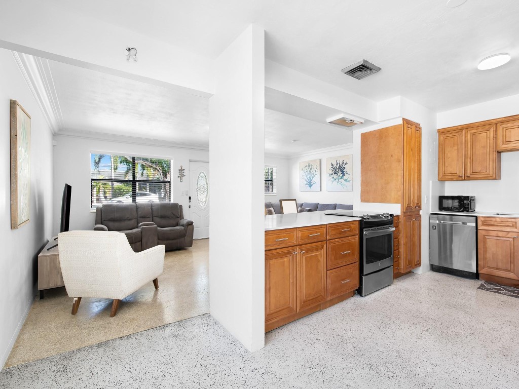 BEACHWAY MANOR - Residential Lease