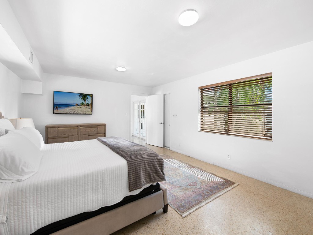 BEACHWAY MANOR - Residential Lease