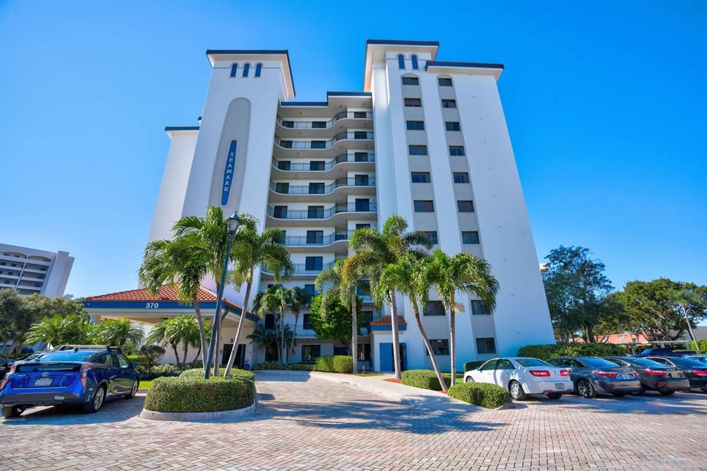 Photo of 370 Golfview Road #703, North Palm Beach, FL 33408 (MLS # R10677667)