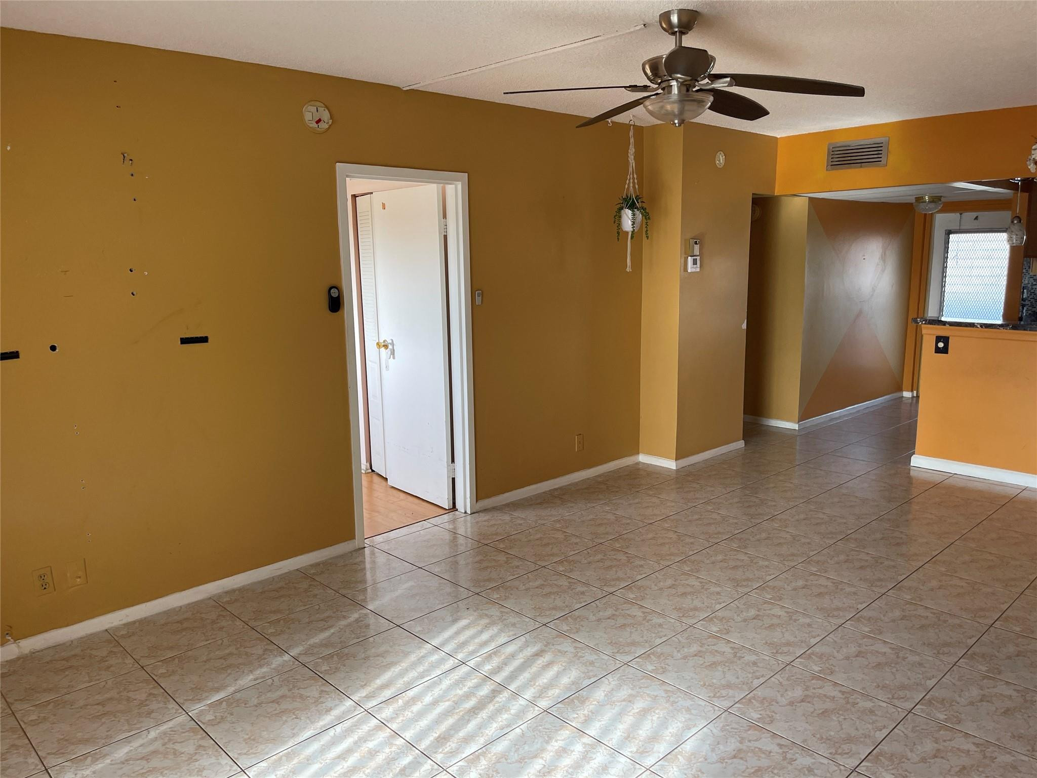 Oriole Golf & Tennis Club - Residential