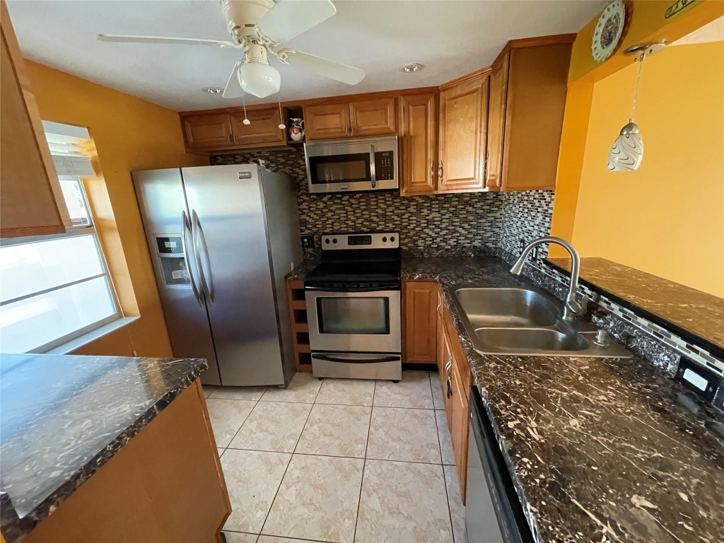 Oriole Golf & Tennis Club - Residential