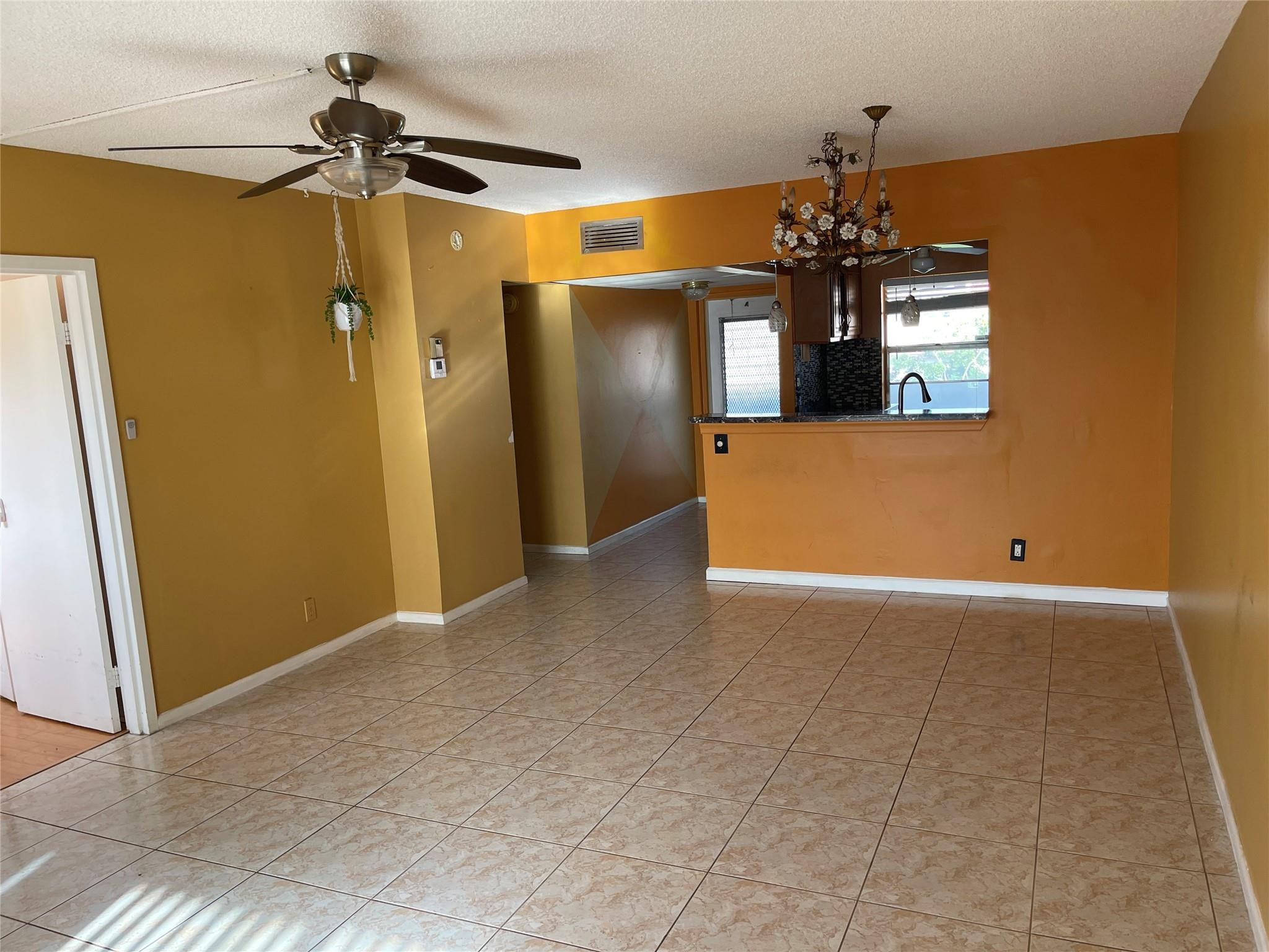 Oriole Golf & Tennis Club - Residential