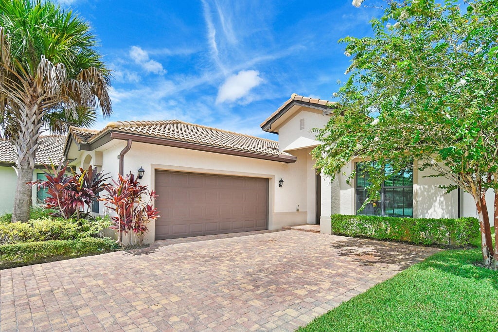 Photo of 5915 SE Entry Court, Stuart, FL 34997 (MLS # F10446609)