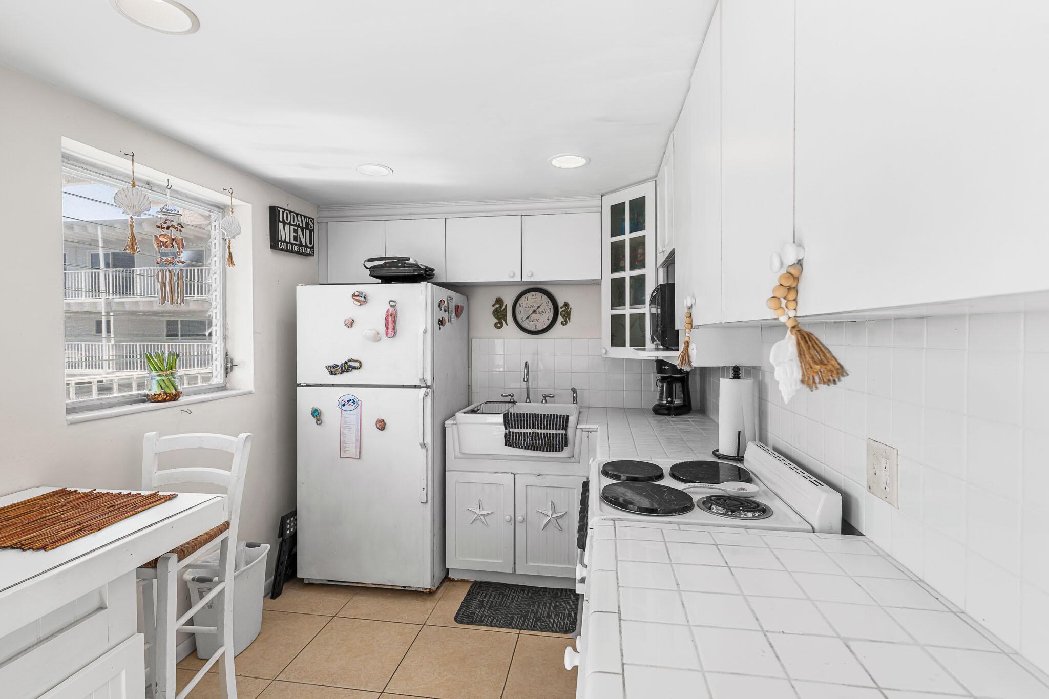 SOUTH PALM RESIDENCE INC - Residential Lease