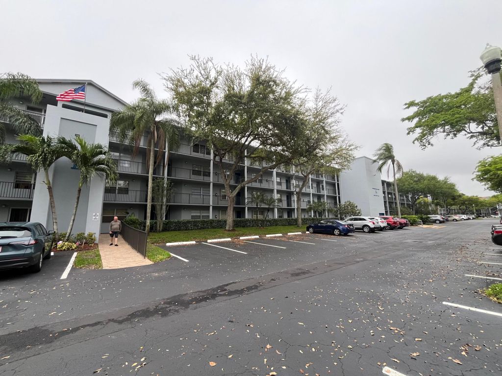 Photo of 12600 SW 5th Court #304l, Pembroke Pines, FL 33027 (MLS # B26004485)