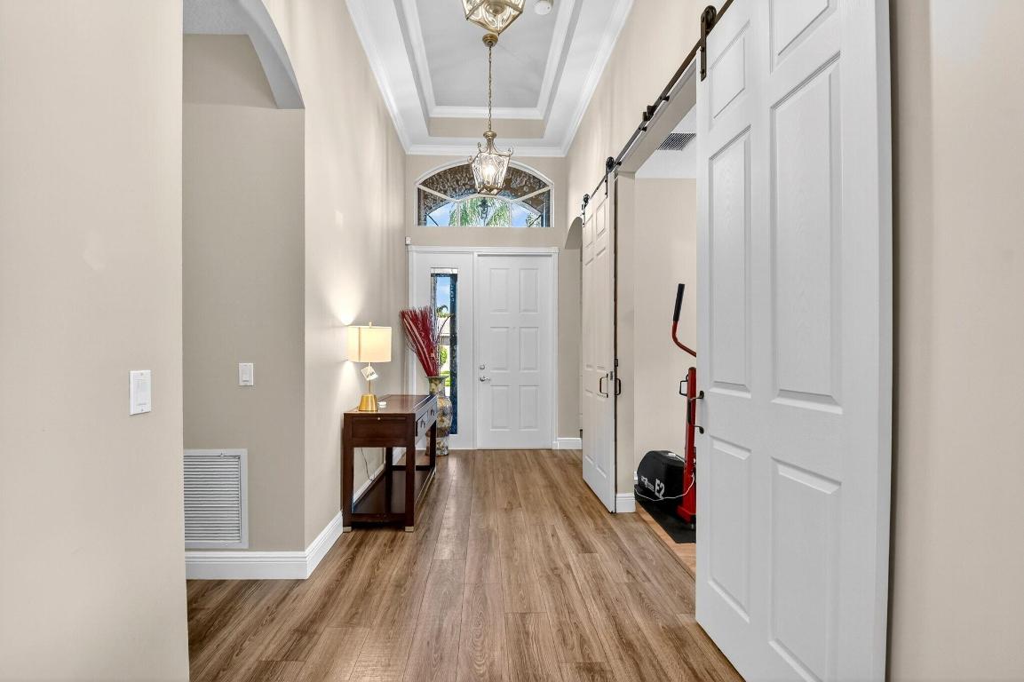 Valencia Shores 5 - Residential