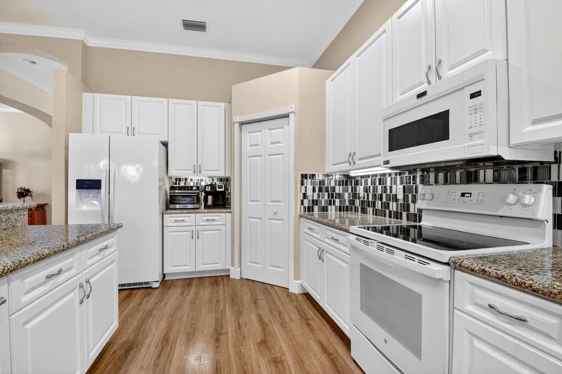 Valencia Shores 5 - Residential