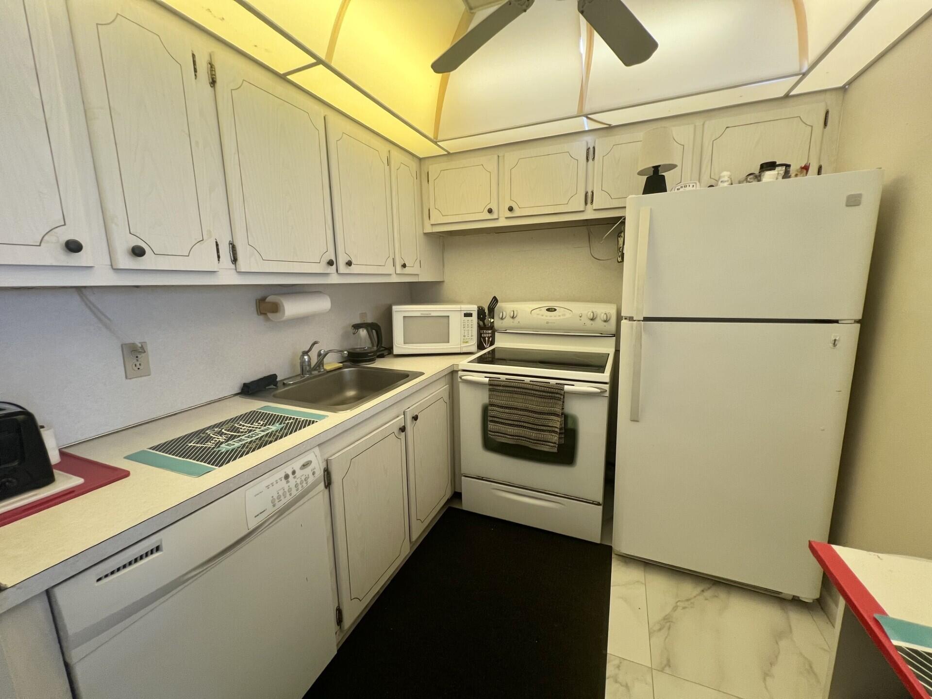 ISLEWOOD A CONDO - Residential