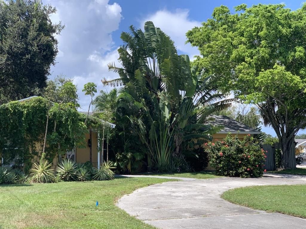 Photo of 385 Garden Boulevard, Palm Beach Gardens, FL 33410 (MLS # R10647893)