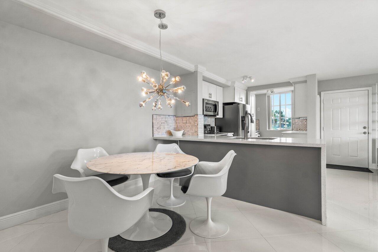 YACHT CLUB ON THE INTRACO - Residential