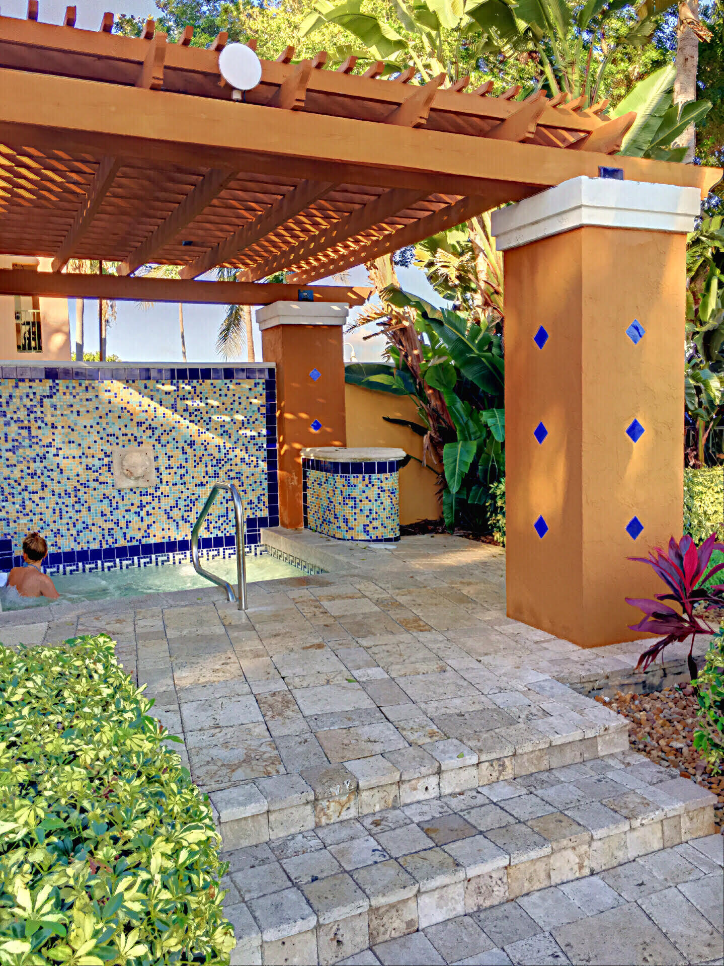 YACHT CLUB ON THE INTRACO - Residential