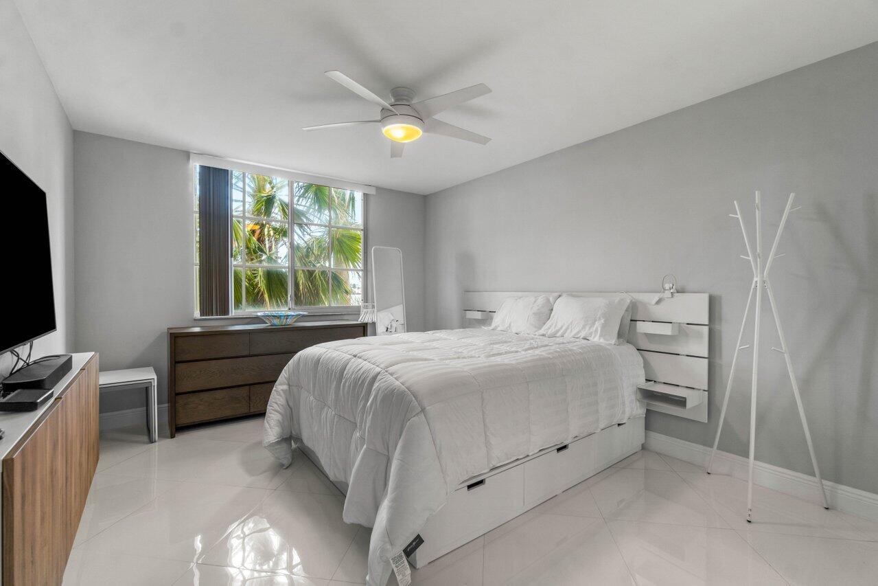 YACHT CLUB ON THE INTRACO - Residential