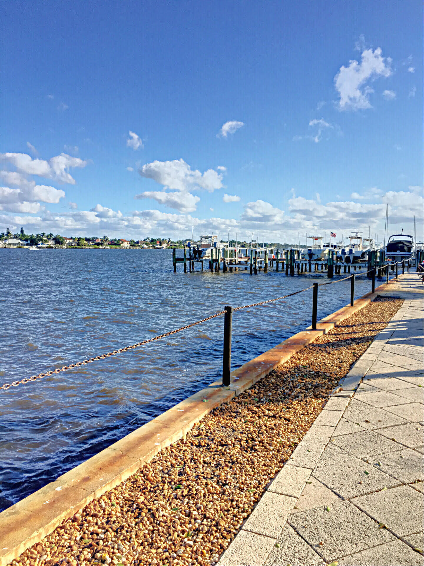 YACHT CLUB ON THE INTRACO - Residential
